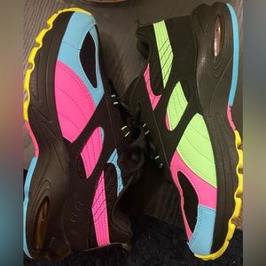 Colorful Puma sneakers 💚💖💛